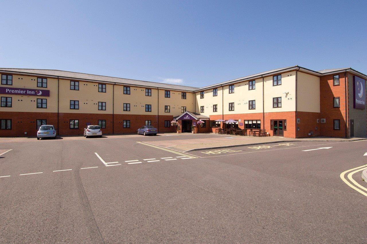 Premier Inn Chichester Exterior foto