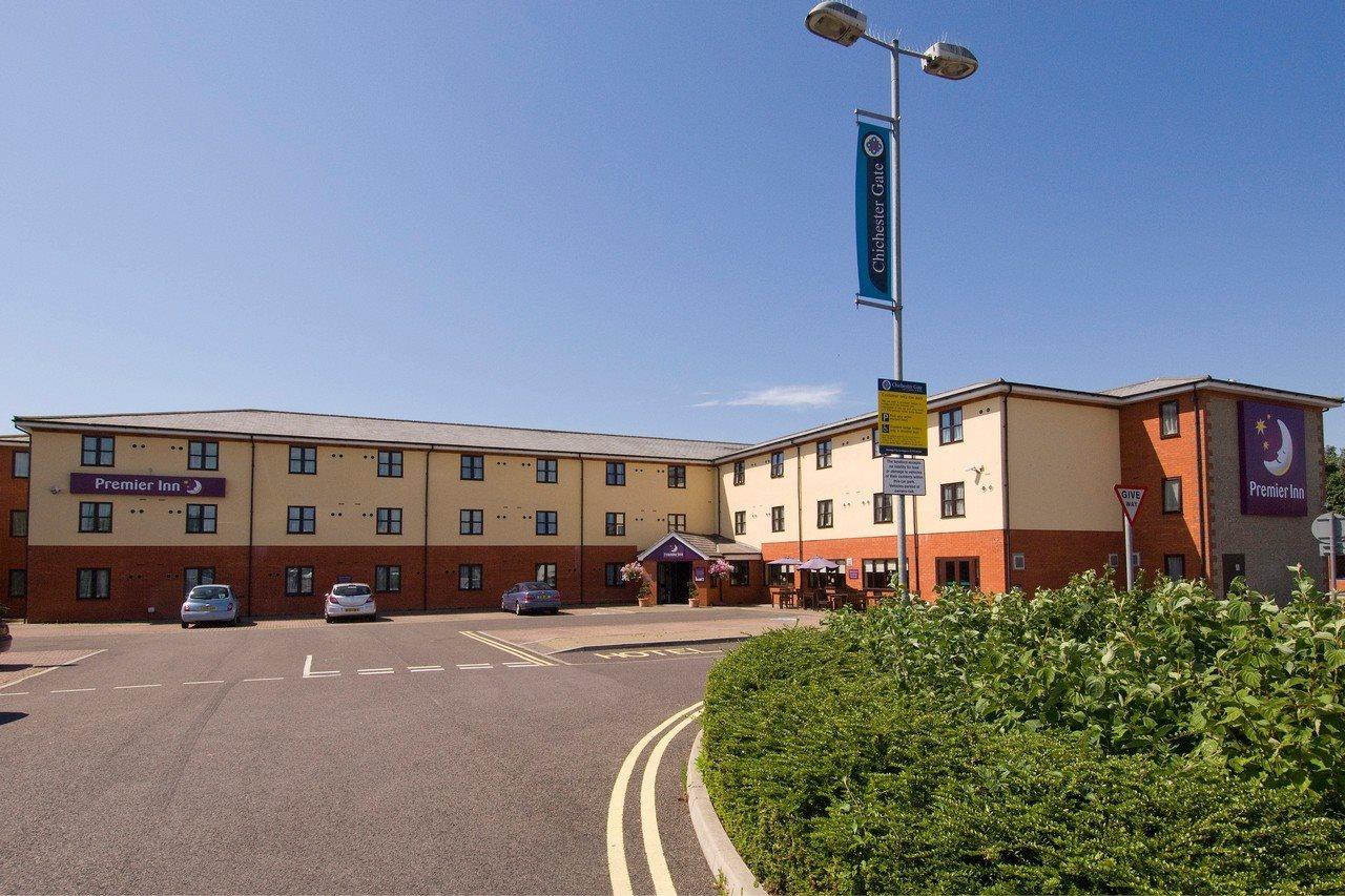 Premier Inn Chichester Exterior foto