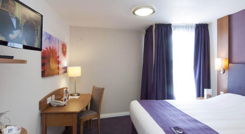 Premier Inn Chichester Zimmer foto