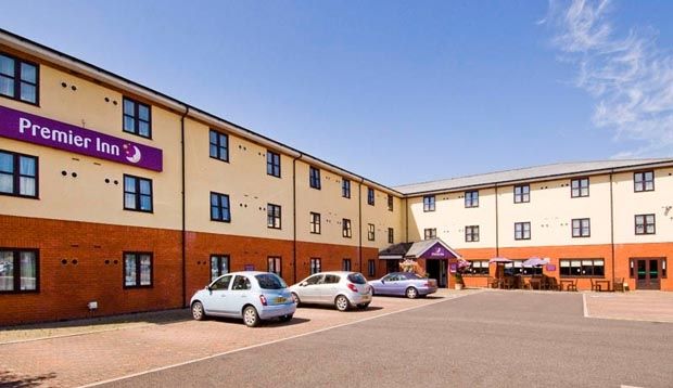 Premier Inn Chichester Exterior foto